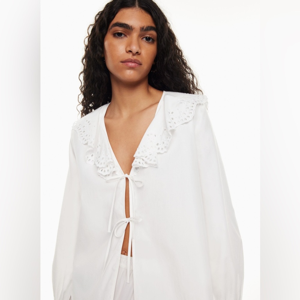 *BLACK* Aritzia Little Moon Carmela Top in Black